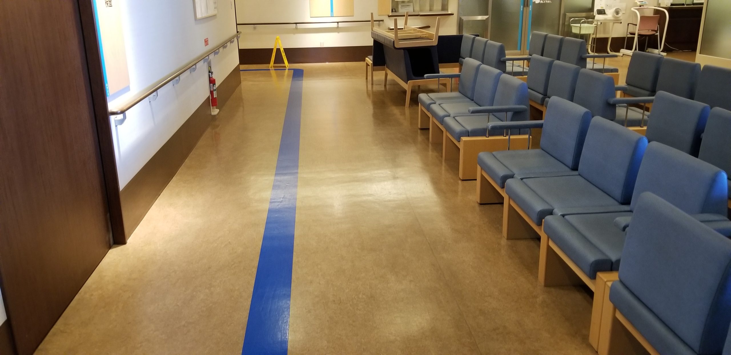 草加市の市立病院で清掃作業
